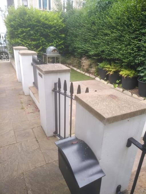 Appartamento Superior 5* Kensington, London Flat + Free Wi-Fi Esterno foto